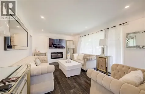 152 Clark Avenue Kitchener ON N2C 1Y5