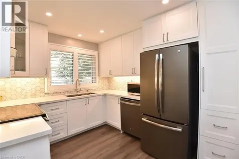 7 Monarch Court Dundas ON L9H 3W2