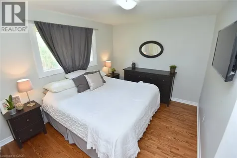 7 Monarch Court Dundas ON L9H 3W2