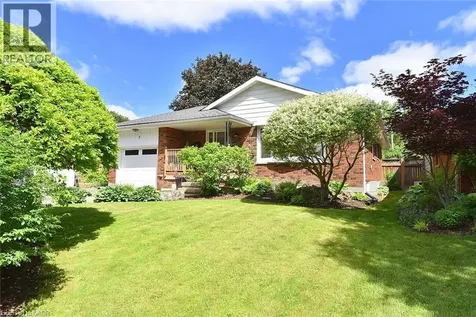 7 Monarch Court Dundas ON L9H 3W2
