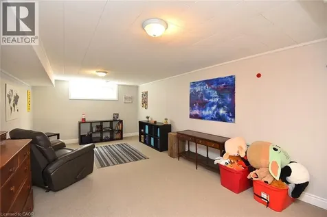 7 Monarch Court Dundas ON L9H 3W2