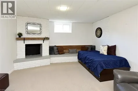 7 Monarch Court Dundas ON L9H 3W2