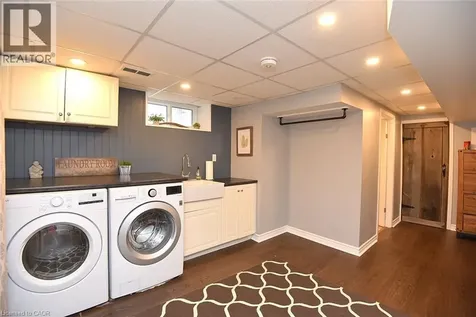 7 Monarch Court Dundas ON L9H 3W2