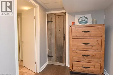 7 Monarch Court Dundas ON L9H 3W2