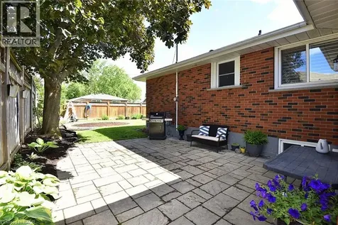 7 Monarch Court Dundas ON L9H 3W2