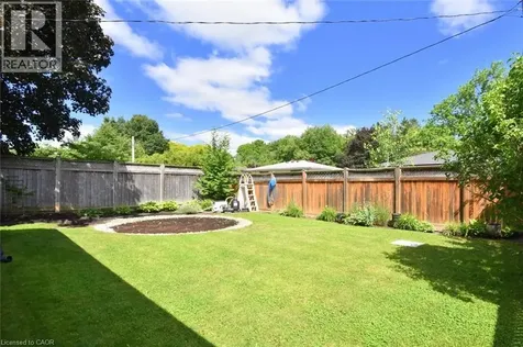 7 Monarch Court Dundas ON L9H 3W2