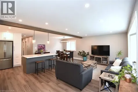 7 Monarch Court Dundas ON L9H 3W2
