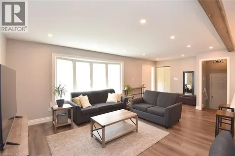7 Monarch Court Dundas ON L9H 3W2