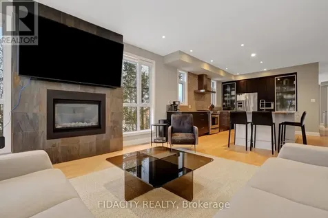 376 C Wilmont Avenue Ottawa ON K2A 0B1