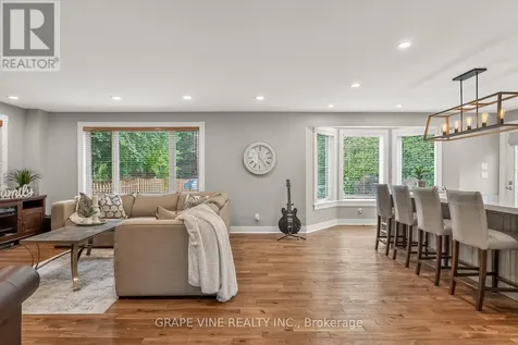 4 Carbery Drive Ottawa ON K2S 1E3