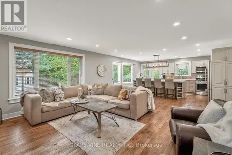 4 Carbery Drive Ottawa ON K2S 1E3