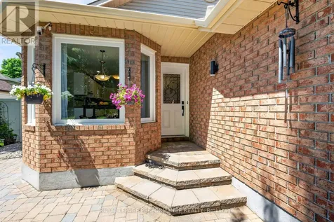 569 Princess Louise Drive Ottawa ON K4A 1Z1
