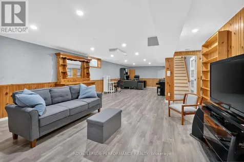 569 Princess Louise Drive Ottawa ON K4A 1Z1
