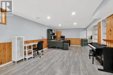 569 Princess Louise Drive Ottawa ON K4A 1Z1