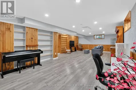 569 Princess Louise Drive Ottawa ON K4A 1Z1