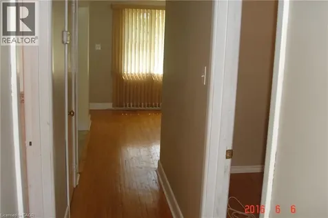 742 Garth Street Hamilton ON L9C 4K3