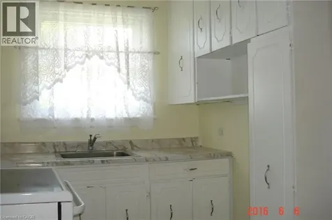 742 Garth Street Hamilton ON L9C 4K3