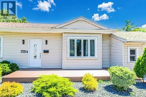 3186 Bliss Windsor ON N8W 3A9