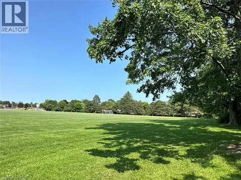 67 Briarwood Crescent Hamilton ON L9C 4C3