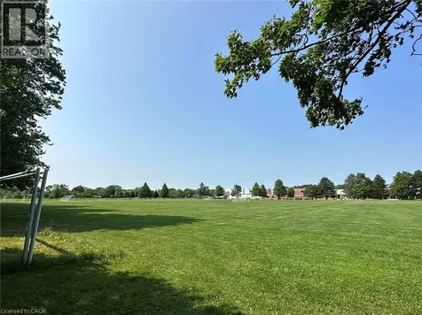 67 Briarwood Crescent Hamilton ON L9C 4C3