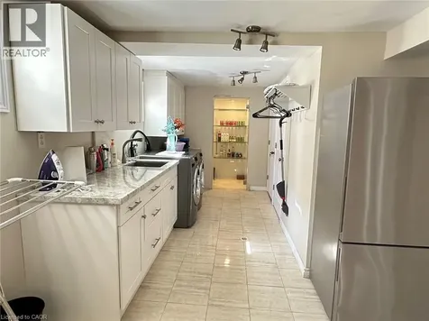 67 Briarwood Crescent Hamilton ON L9C 4C3
