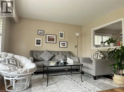 67 Briarwood Crescent Hamilton ON L9C 4C3