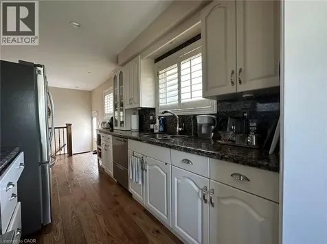 67 Briarwood Crescent Hamilton ON L9C 4C3