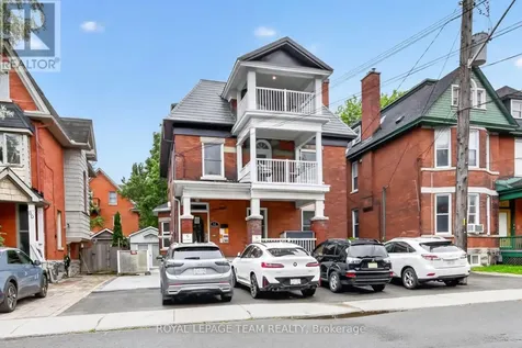 64 Delaware Avenue South Ottawa ON K2P 0Z3