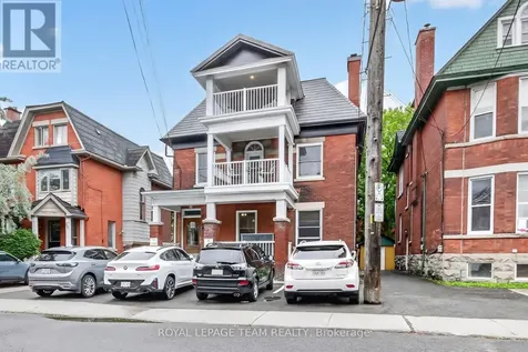 64 Delaware Avenue South Ottawa ON K2P 0Z3