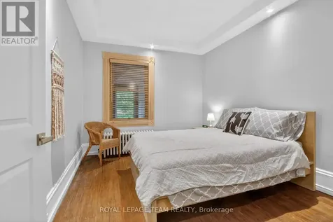 64 Delaware Avenue South Ottawa ON K2P 0Z3