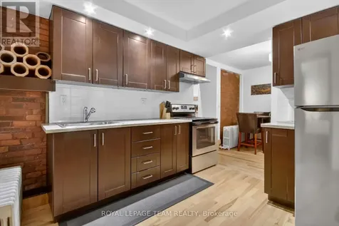 64 Delaware Avenue South Ottawa ON K2P 0Z3