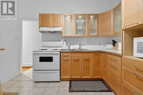 64 Delaware Avenue South Ottawa ON K2P 0Z3