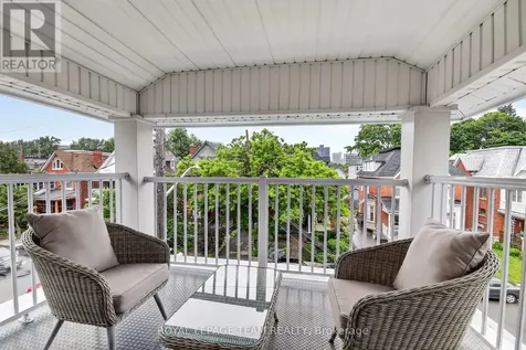 64 Delaware Avenue South Ottawa ON K2P 0Z3
