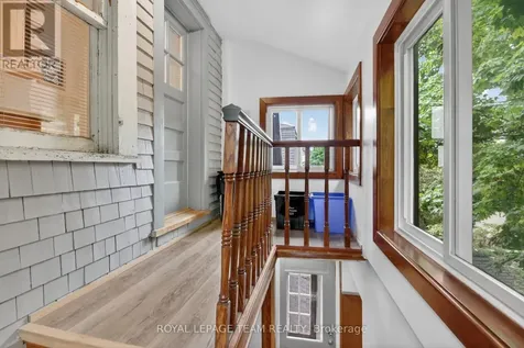 64 Delaware Avenue South Ottawa ON K2P 0Z3