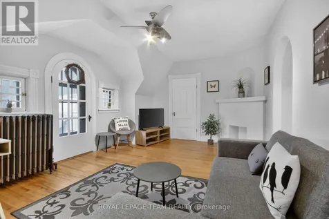 64 Delaware Avenue South Ottawa ON K2P 0Z3