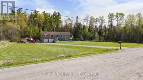 471 Lindquist Line Powassan ON P0H 1Z0