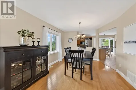 8 Winfield Lane Sudbury ON P3A 6E1