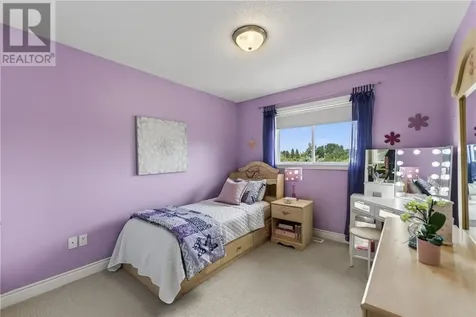 8 Winfield Lane Sudbury ON P3A 6E1