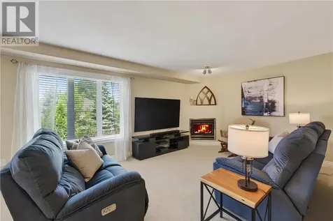 8 Winfield Lane Sudbury ON P3A 6E1