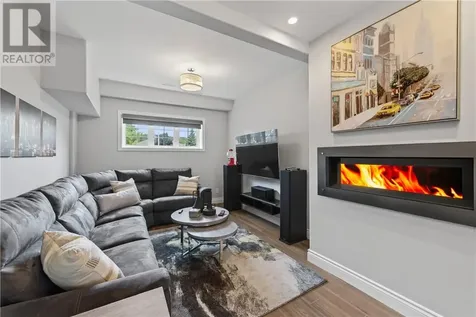 8 Winfield Lane Sudbury ON P3A 6E1