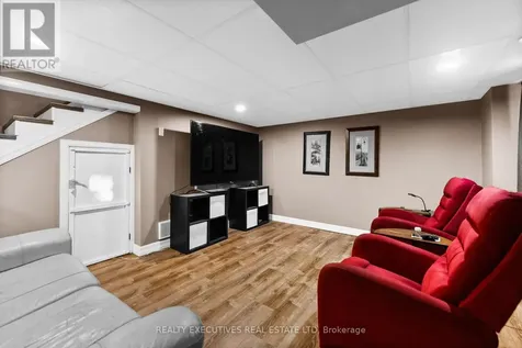 28 Anglican Church Road Rideau Lakes ON K0G 1L0