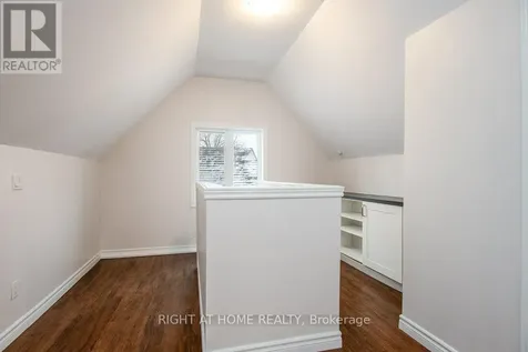 2-94 Scott Street Kitchener ON N2H 2R5