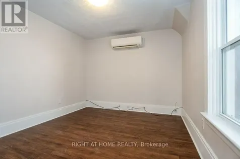 2-94 Scott Street Kitchener ON N2H 2R5