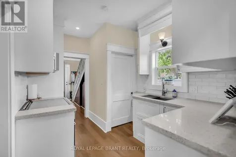 11 Tutela Heights Road Brantford ON N3T 1A2