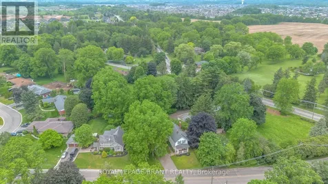 11 Tutela Heights Road Brantford ON N3T 1A2