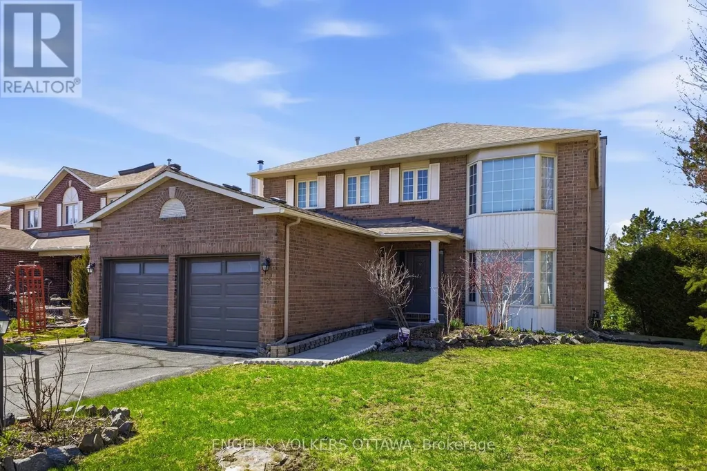3 Balding Crescent Ottawa ON K2K 2L4