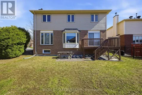 3 Balding Crescent Ottawa ON K2K 2L4
