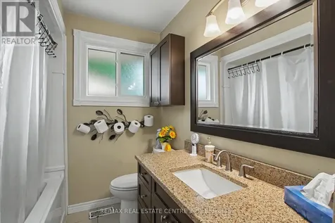 514 Havelock Drive Waterloo ON N2L 4N7