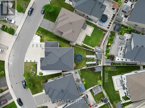 321 Serenade Crescent Ottawa ON K1X 0B9