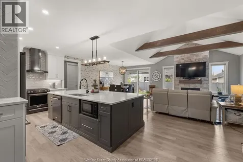 6072 Silver Maple Lasalle ON N9H 0C1